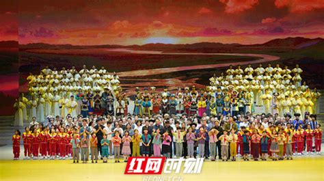 组图丨《大地颂歌》北京震撼首演 精彩镜头全记录__凤凰网