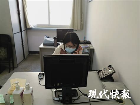 记者探访江苏心理危机干预热线：咨询电话增多，专家耐心疏导__凤凰网