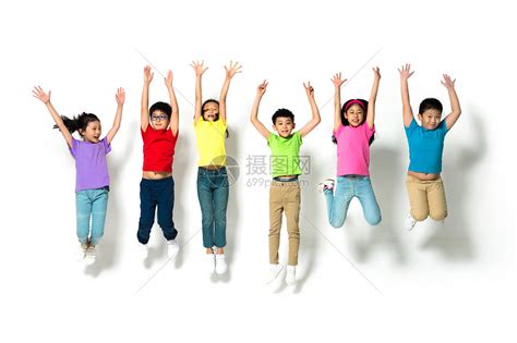 欢乐的小学生跳跃高清图片下载-正版图片501982812-摄图网
