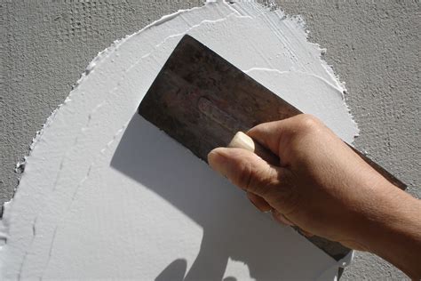 墙面刮腻子流程是什么？墙面刮腻子施工要注意的问题是什么？-楼盘网