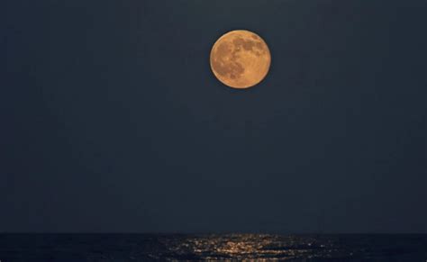 描写月亮的唯美句子-百度经验