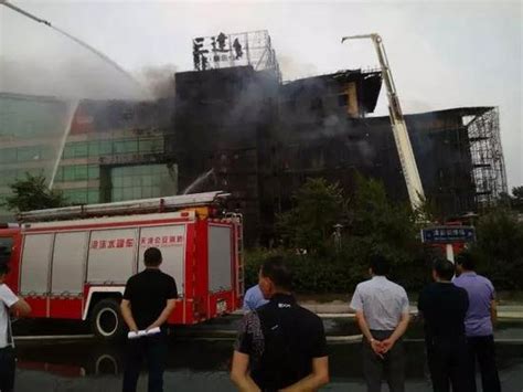 天津一酒店发生火灾冒黑烟 过火面积约3900平米_手机新浪网