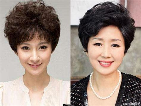 50、60岁的女人放弃直发吧!这四款“卷发”更适合,显脸小更年轻|发型|直发|脸型_新浪新闻