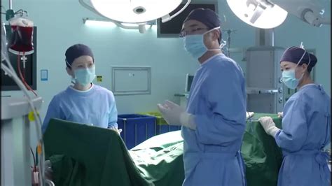 点赞！患者等待就诊时突然晕倒 吉大一院医生跪地抢救-中国吉林网