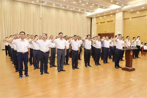 93名新任人民陪审员宣誓就职--启东日报