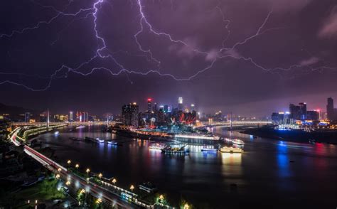 雷阵雨闪电,雷阵雨雷震,雷阵雨电视_大山谷图库