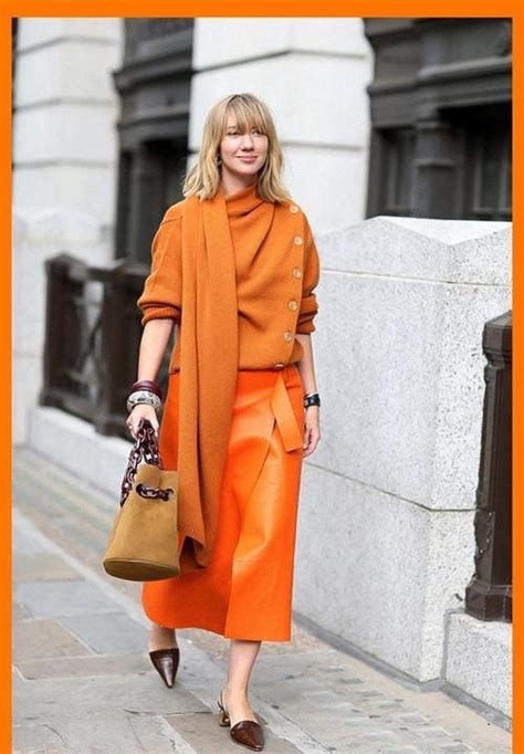 橘色大衣配什么内搭好看 橘色大衣怎么搭配好看图片_配图网