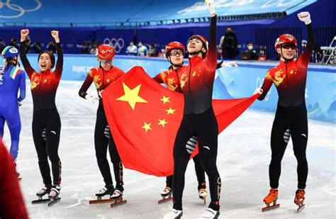 【图集】首金！祝贺中国队夺得短道速滑混合团体金牌-直播吧zhibo8.cc