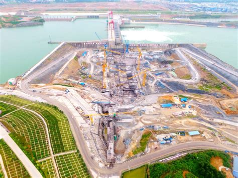 中国水利水电第八工程局有限公司 图片新闻 大藤峡右岸工程月浇筑量创新高