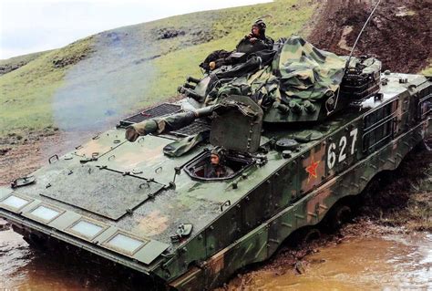 中国99式坦克PK美国M1A2与俄罗斯T-90|界面新闻 · 天下
