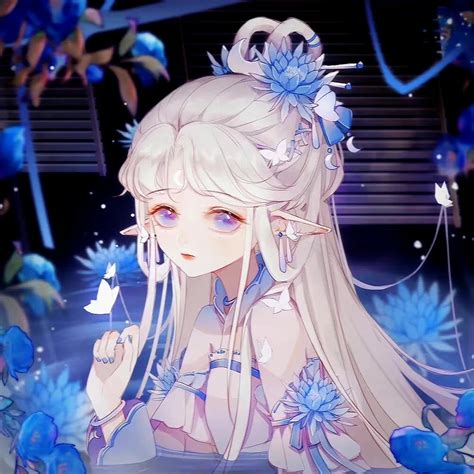 古风变装拿蜡烛的女生头像