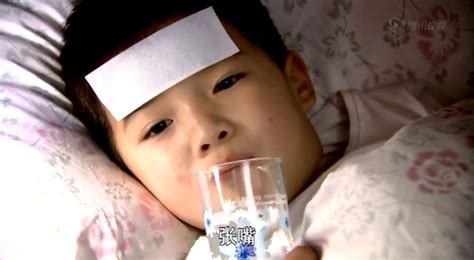 单亲妈妈吴桐带着儿子吴童童在大都市生活_[标签:标题1]