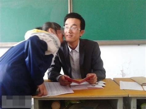 高清：甘肃一中学老师用毕业证要挟女生亲吻 已被停职_教育_腾讯网