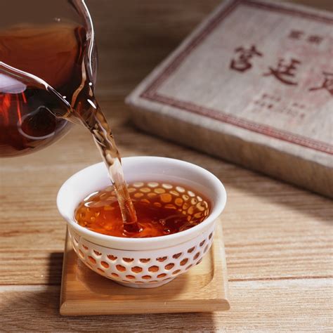 03年鸿泰昌普洱生茶--美术拍卖