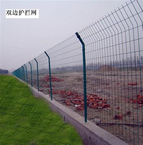 双边护栏网_安平县明远金属丝网制品有限公司