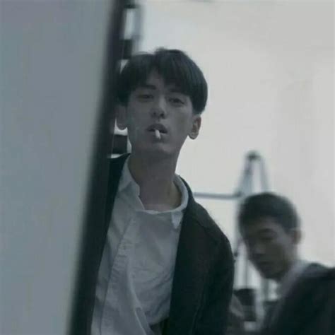 不非主流男生头像灰色