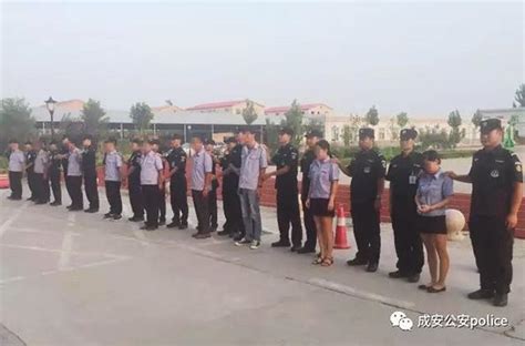 驾校9人穿警服冒充警察举止行为不端 被拘留5日_新闻频道_中国青年网