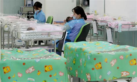 韩媒：韩国第三季度总和生育率低至0.79，再次刷新同季度历史最低值
