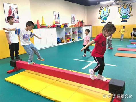 体能活动-助跑跨跳 - 未来强者婴幼儿智力开发园