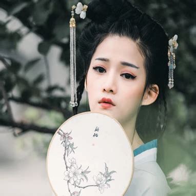 女生古风襦裙头像图片