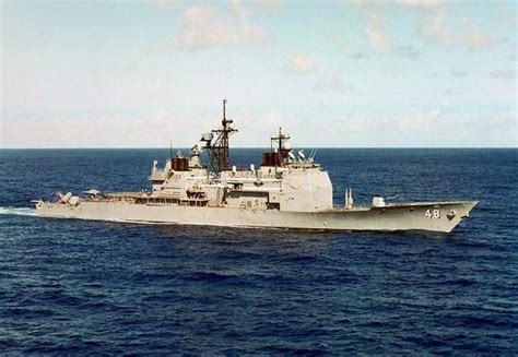 美国海军提康德罗加级巡洋舰CG53 莫尔比湾号(莫比尔湾号)……__财经头条