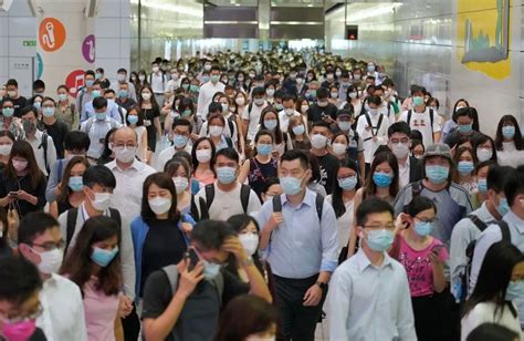 7月23日起，香港所有室内公共场所须强制佩戴口罩|香港|新冠肺炎_新浪新闻