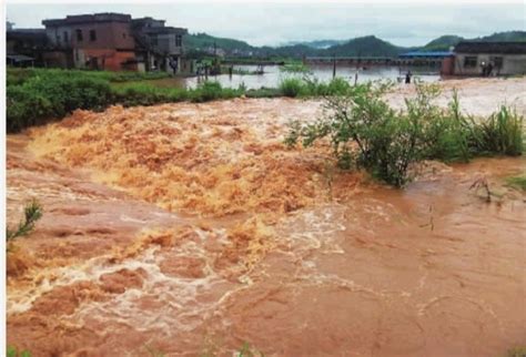 强降雨来袭 云南省红河州金平县金水河镇山洪泥石流爆发-图片频道