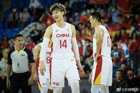 中国男篮最新消息！世界排名27，新帅抵达，周鹏比渡边雄太强