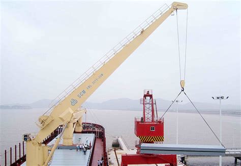 全球第一艘使用利勃海尔CBB3800-250重型船用起重机多用途重吊船在中国交付_行业资讯_资讯频道_全球起重机械网