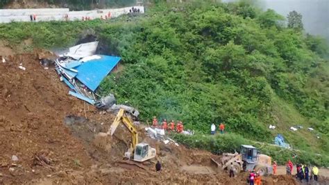 四川乐山金口河发生高位山体垮塌，已造成19人遇难_凤凰网视频_凤凰网