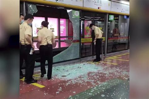 广州地铁公园前站一屏蔽门突然爆裂，官方回应来了_凤凰网视频_凤凰网