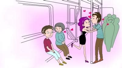 情侣地铁车厢激情戏 拥吻、摸胸让乘客羞低头 - 社会 - 东南网