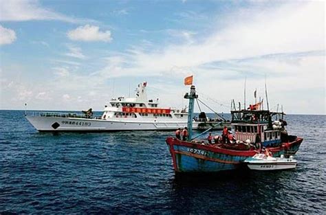 我国最先进渔政船抵达黄岩岛海域巡航执法_新闻中心_新浪网