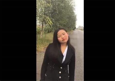非主流豁牙姐头像