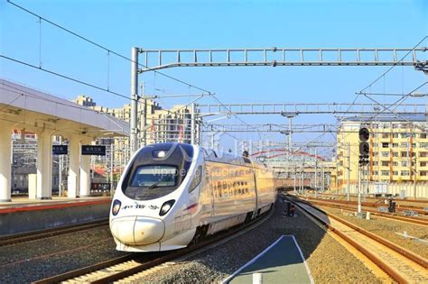 黑龙江牡丹江：中国最东端高铁牡佳高铁开始试运行-人民图片网