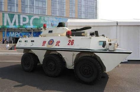 索马里国民军收到中国援助装甲车
