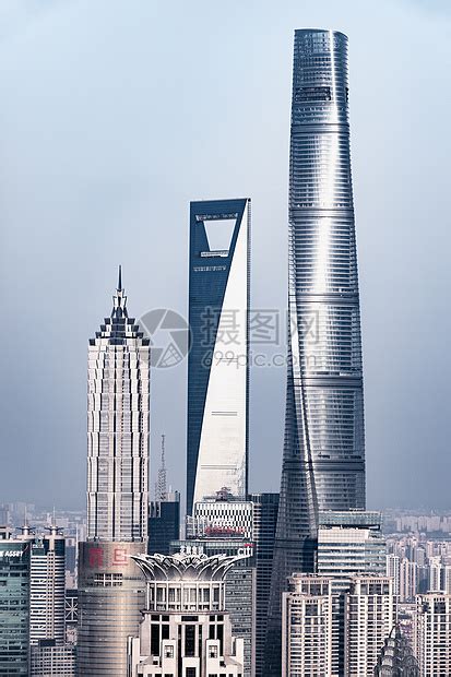 上海浦东陆家嘴金融区夜景, 上海塔第二高, 上海世界金融中心, 右二, 右高, 右最高, 以及上海浦东的其他高层建筑和摩天大楼,高清摄影大图-千库网