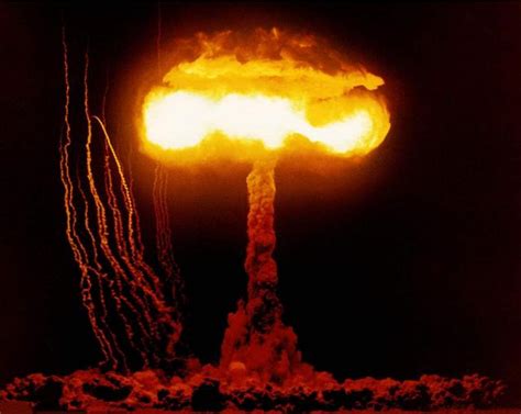 沙皇氢弹有多恐怖？亚欧大陆推移9毫米，蘑菇云比珠穆朗玛高7倍 - 科普资讯 - UG爱好者