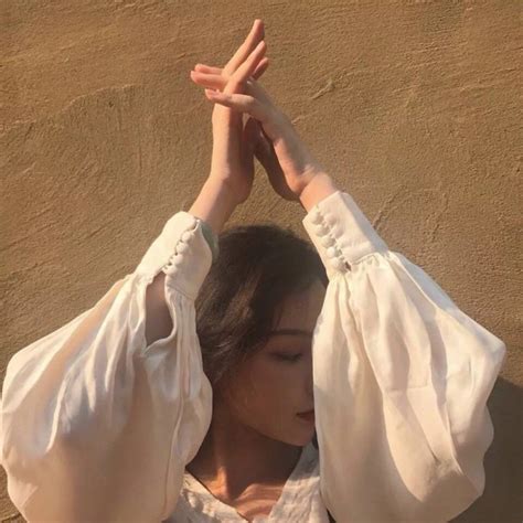 女生阳光向上的古风头像