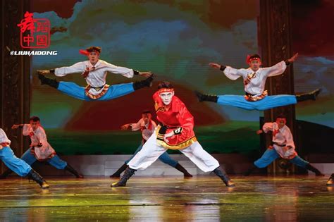 蒙古族舞蹈《奔腾》_腾讯视频