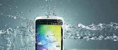 手机掉水里进水了怎么办，教你一分钟干燥法，立马可以开机。__财经头条