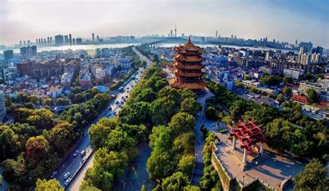 武汉重启一周年，这座崛起于江与湖之上的城市，越挫越勇……|武汉_新浪新闻