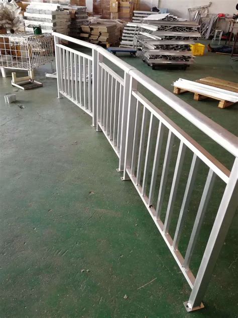 厂家定做阳台栏杆铝合金天台防锈护栏直供空调防护围栏锌合金-阿里巴巴