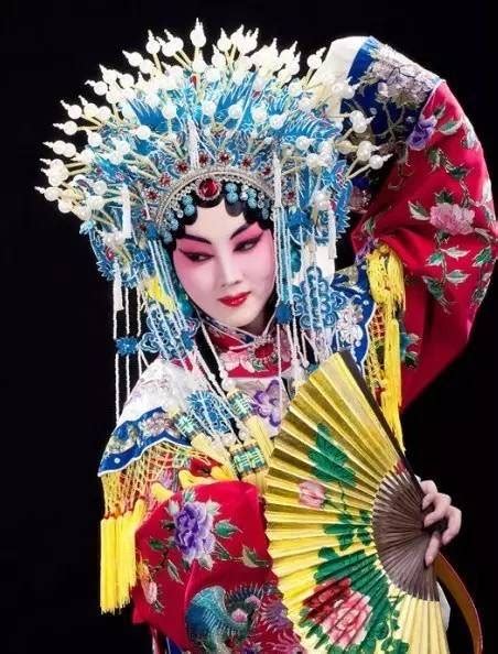 中国古代女性最高礼仪的盛饰——凤冠 | | 汉唐服装网