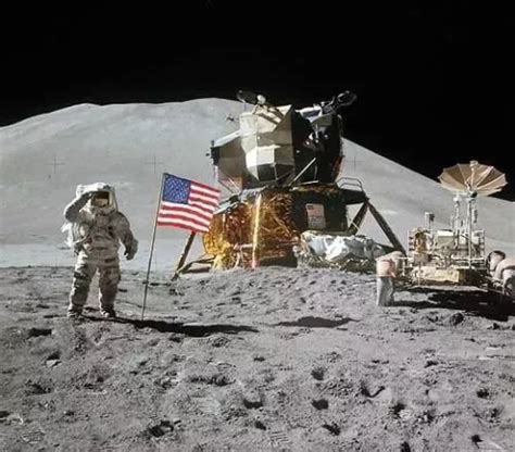 阿波罗15号进行人类首次在月面驾驶月球车