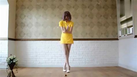 小姐姐 ，黄色性感超短裙表演舞蹈，真是太妖娆了！