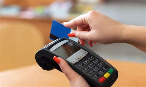 使用刷卡支付与微信支付宝扫码支付，银行更喜欢哪个？-行业资讯-POS社区-POS机使用知识分享网站