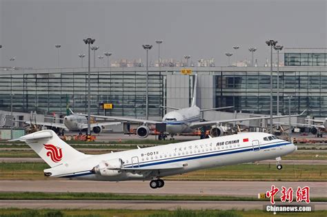 三大航空央企接收首架国产飞机ARJ21 此前各订购35架_手机新浪网