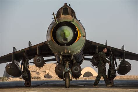 叙利亚Su-22轰炸反政府军 美军超级大黄蜂将其击落 - 航空安全 - 航空圈——航空信息、大数据平台