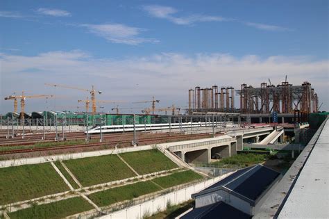 郑州南站：全力加速项目建设